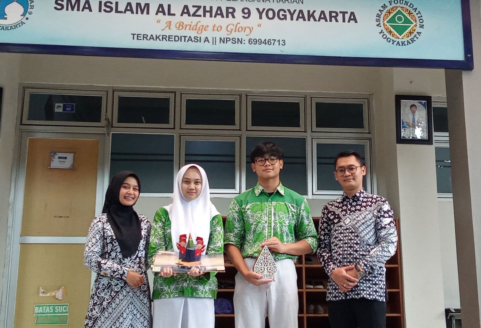 Inovasi Buku Pop-Up Berbasis RFID Antar Siswa SMA Islam Al Azhar 9 Yogyakarta ke Final FIKSI Nasional