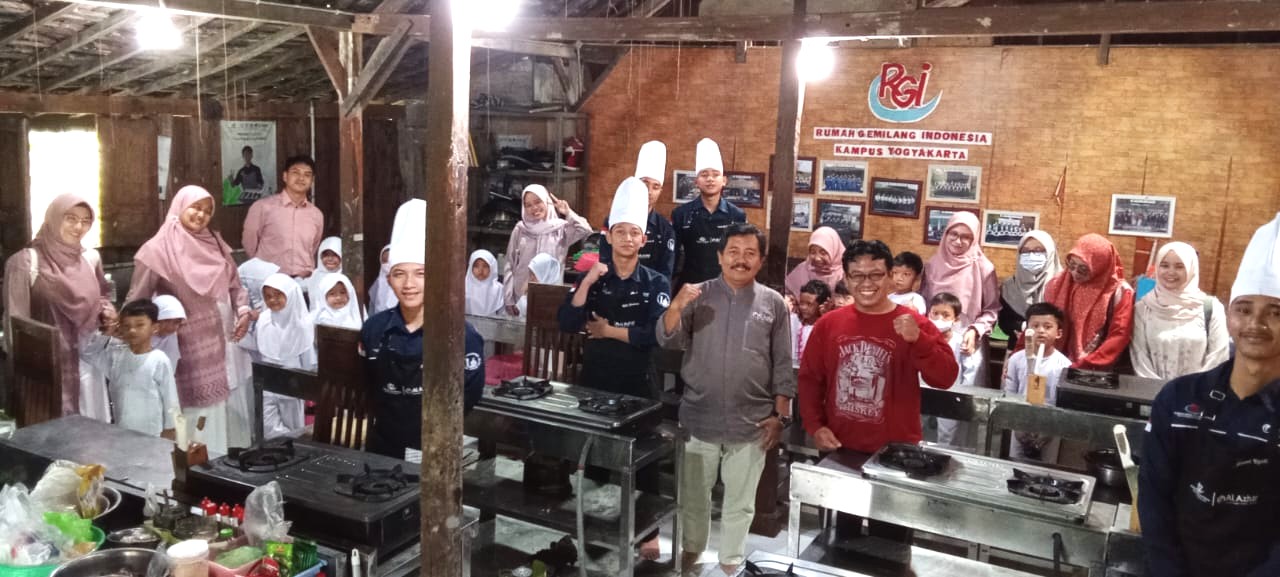 LAZ Al Azhar Yogyakarta Siap Luncurkan Gerakan Orang Tua Asuh untuk Anak Yatim dan Dhuafa