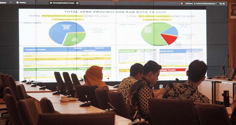 Menkeu Purbaya Sentil Pemda yang Timbun Anggaran, Puji DIY sebagai Contoh Keseimbangan Belanja