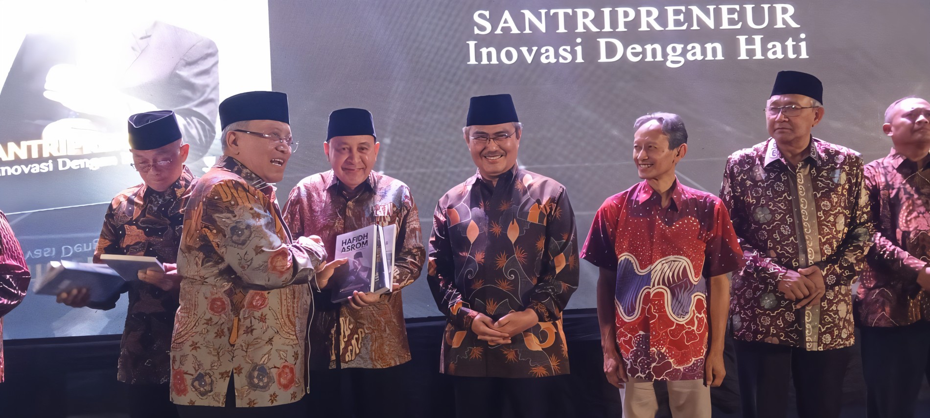 Momentum Bersejarah AYWS: Modernisasi Laboratorium dan Peluncuran Biografi Hafidh Asrom