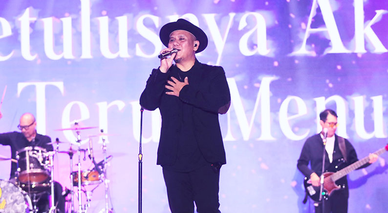 Padi Reborn Bawakan 8 Judul, Obati Rindu Tamu Perayaan Satu Dekade DRW Skincare