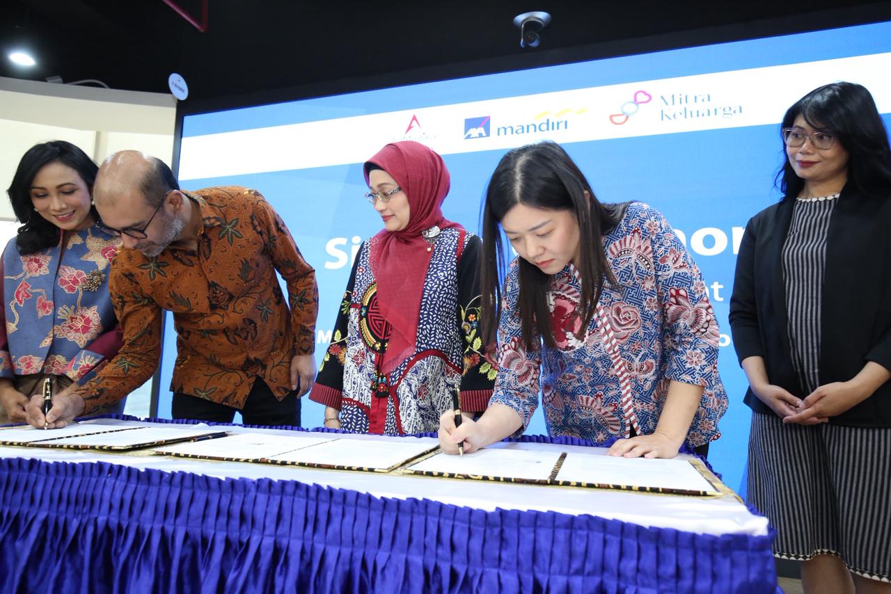Tingkatkan Akses dan Kualitas Layanan Kesehatan Nasabah, AXA Mandiri Bermitra Dengan AdMedika dan Mitra Keluarga