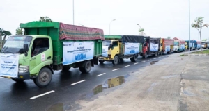 Turun Langsung ke Medan, Dirut Bank Mandiri Pimpin Penyaluran Puluhan Ribu Paket Bantuan Bencana di Sumatera
