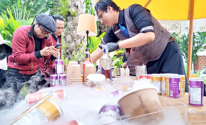 Peluncuran di Kim’s Bar & Kitchen, Salzburg Gebrak Pasar dengan Sparkling Drink Buah Asli