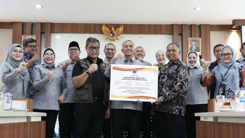 Soroti Ancaman Merapi hingga Longsor, Komisi VIII DPR RI Salurkan Bantuan Kebencanaan untuk Sleman