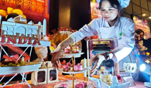 Gebyar Budaya UST: Sulap Wastra Nusantara Jadi Gala Gown “Pulau Emas” dan Inovasi Kuliner Asia