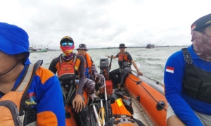 Perahu Terbalik Dihantam Gelombang, Dua Nelayan Hilang di Perairan Banyutowo Pati