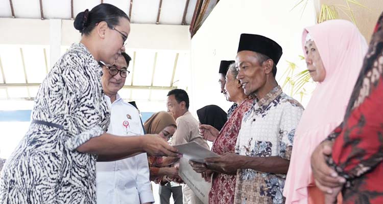 Beri Kepastian Hukum, Keraton Serahkan 141 Serat Palilah kepada Warga Turgo Pakem