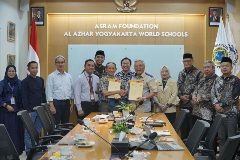 Universitas AMIKOM Yogyakarta dan Yayasan Asram Kerja Sama Pengembangan Pendidikan Berbasis Teknologi dan Kreatif