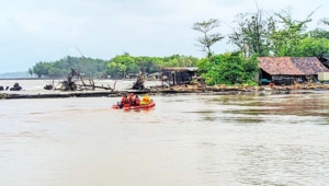 Drama di Muara Batang: Selamat dari Jepitan Baling-Baling, Nelayan Hilang Terseret Arus