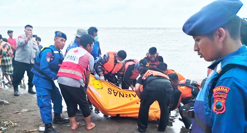 Nelayan Batang yang Tenggelam Saat Perbaiki Kapal Ditemukan Meninggal, Basarnas Evakuasi di Tengah Laut