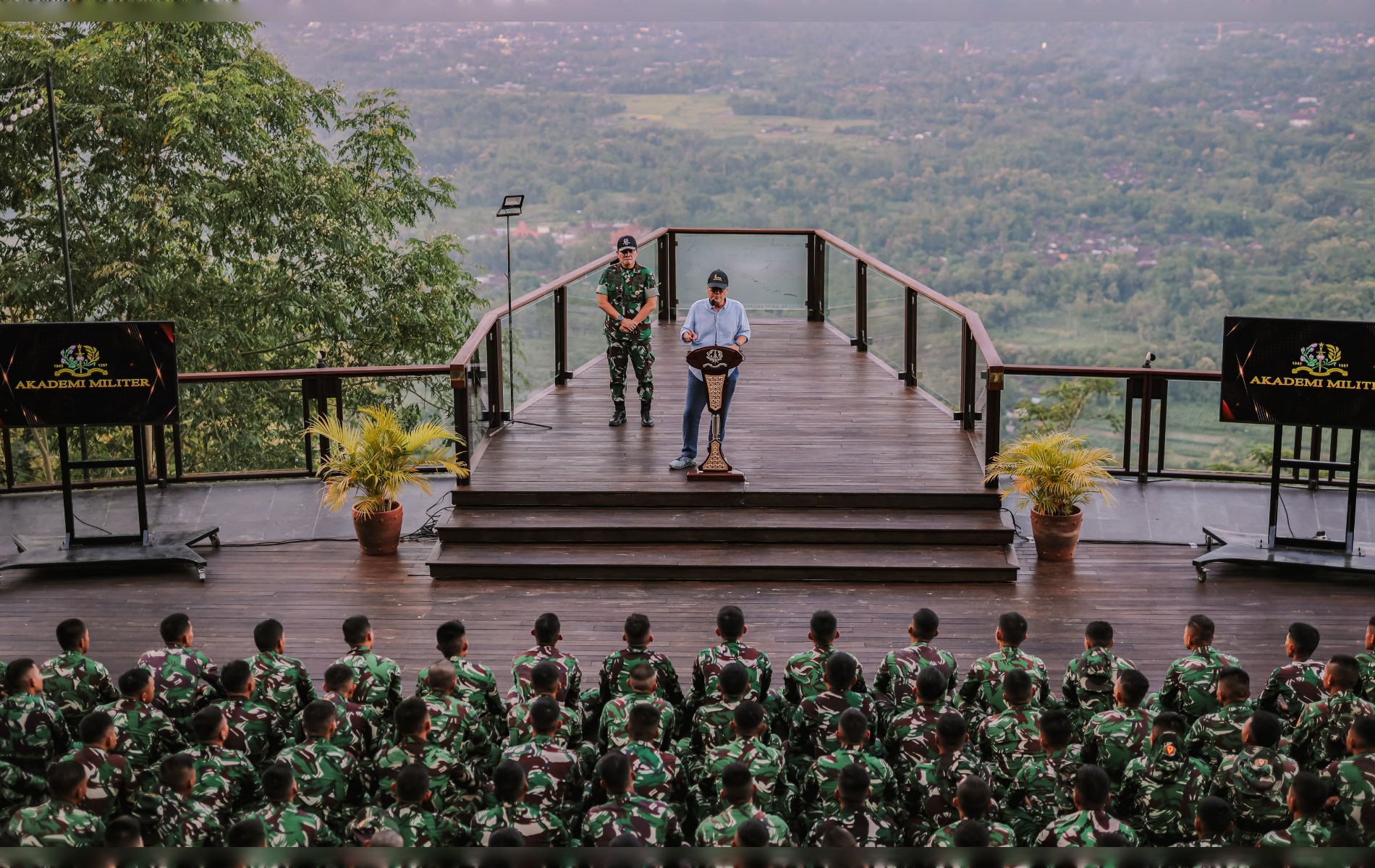 Napak Tilas Jejak Pangeran Diponegoro dan Jenderal Sudirman, Taruna Akmil Susuri Perbukitan Menoreh