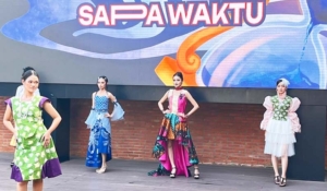 Sapa Waktu ISI Yogyakarta Suguhkan 100 Karya Mahasiswa, Fashion Show Spektakuler di Teras Malioboro