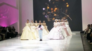 Tabebuya Mekar di Panggung Jogja Fashion Week, Cacagown Bawa Pesan Bertahan di Tengah Musim Gersang