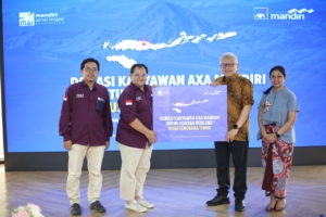 AXA Mandiri dan Karyawan Bersatu Salurkan Bantuan bagi Korban Gempa Nusa Tenggara Timur