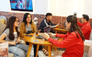 Hari Pelanggan Nasional, Telkomsel Sapa Pelanggan di Jateng dan DIY