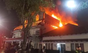 Warga Jogja Kaget, Dini Hari Hamzah Batik Malioboro Terbakar