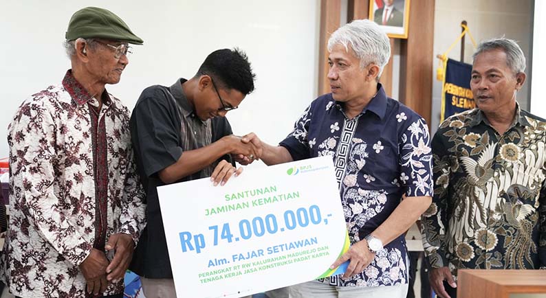 Gelontorkan Rp19,1 Miliar untuk Padat Karya, Pemkab Sleman Pastikan Ribuan Pekerja Terlindungi Jamsostek